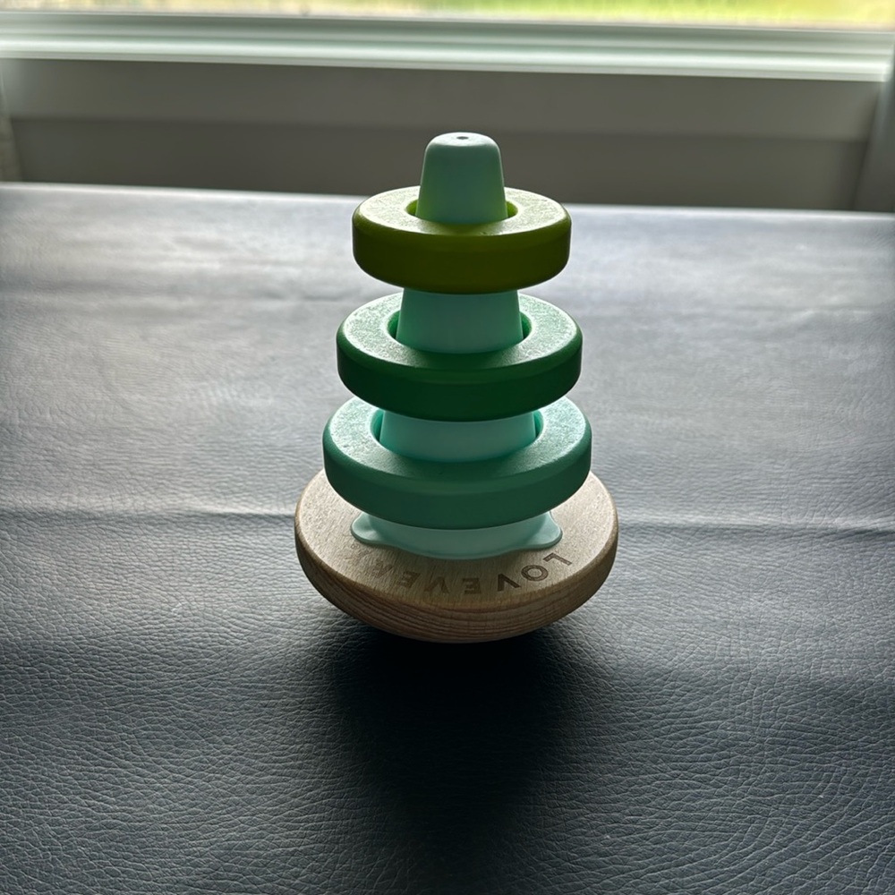 Lovevery Montessori Wobble Stacker - 4pc